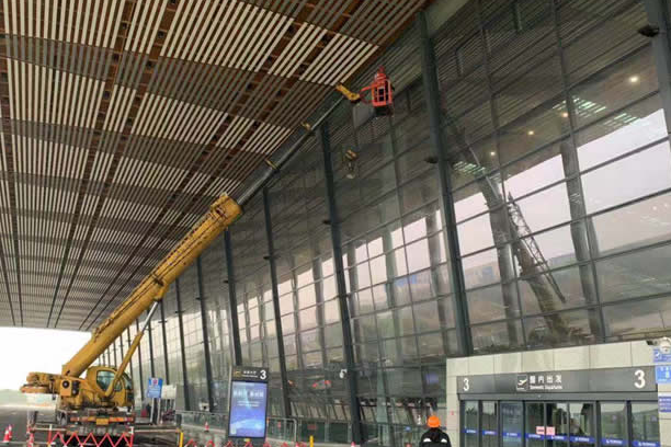 钟祥玻璃幕墙维护和保养